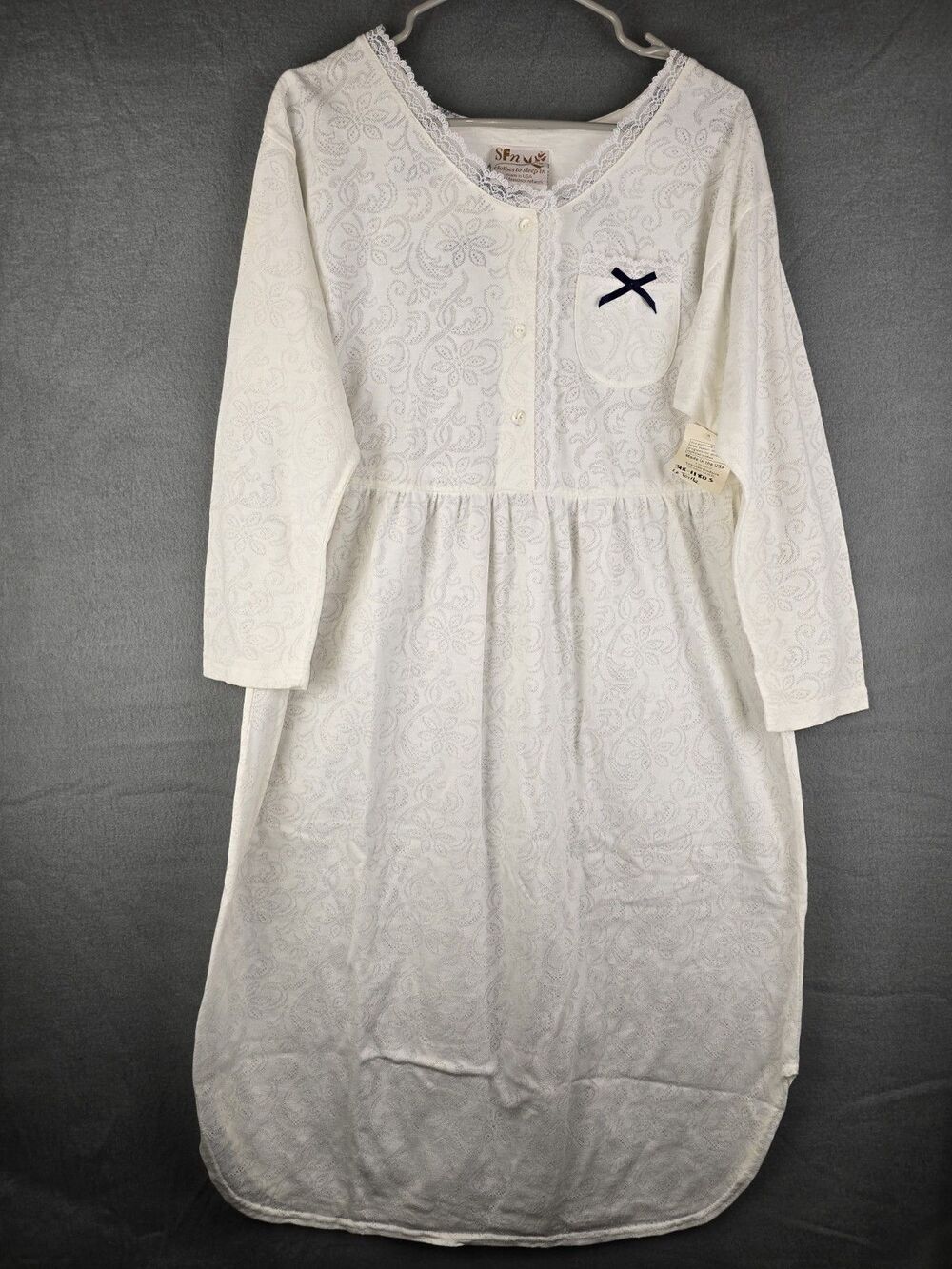 Vintage Women's Nightgown Lace Trim‎ Cottagecore Made in USA